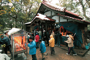 四王寺毘沙門詣（しおうじびしゃもんまい）り（四王寺山）