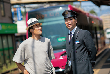 運転士とアテンダントの写真