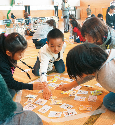 子どもの権利かるた大会の写真