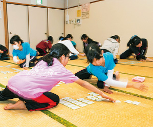 対戦形式の練習をを行う様子