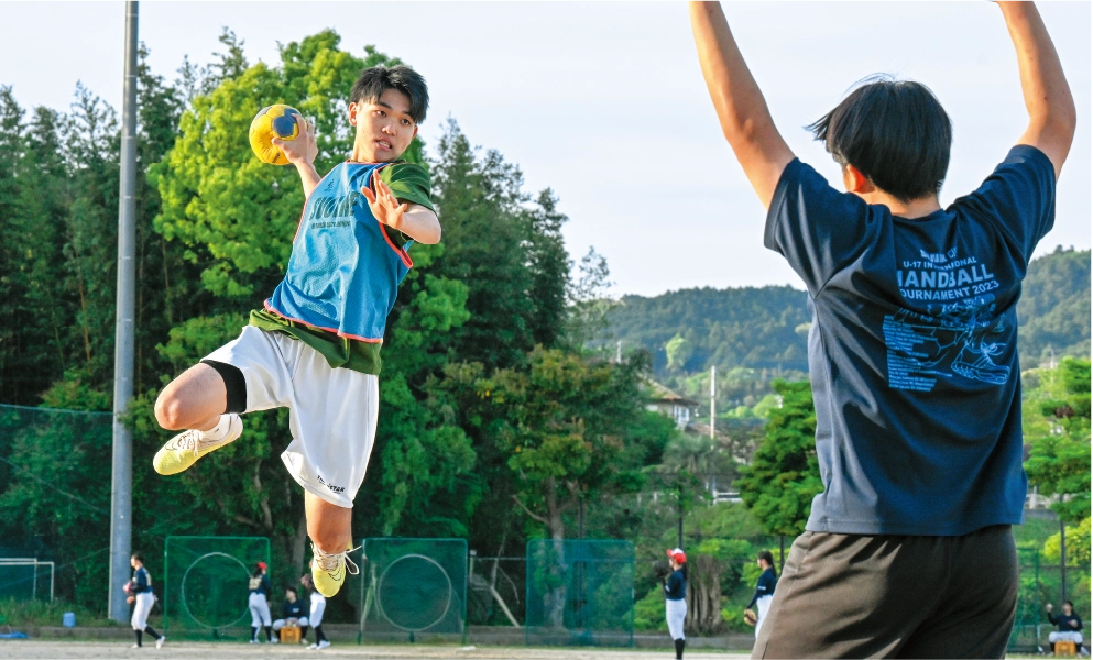 光陵高等学校ハンドボール部の写真