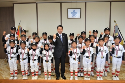 （写真）光友ヴィクトリーの皆さんと