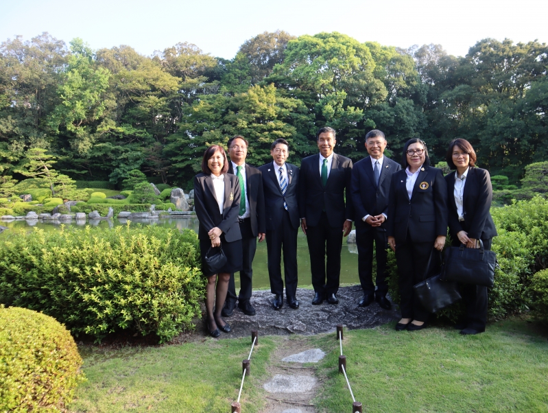 日本庭園でバンコク都のみなさんと