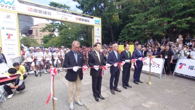 １０月６日金曜日小倉城クリテリウムにおけるテープカット