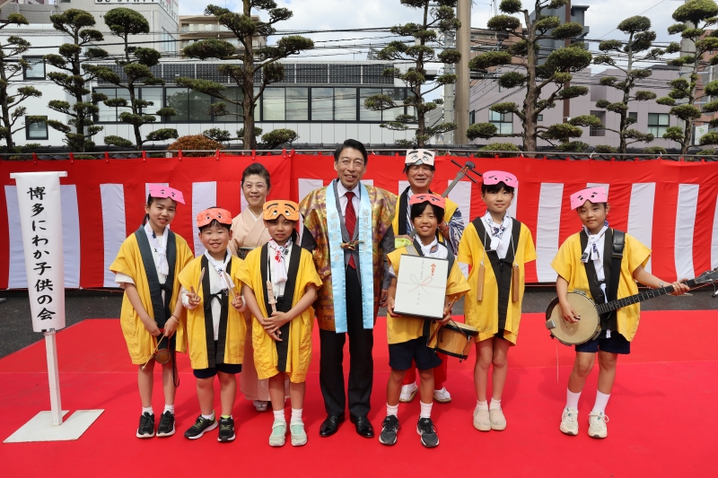 博多にわか子供の会の皆さんと