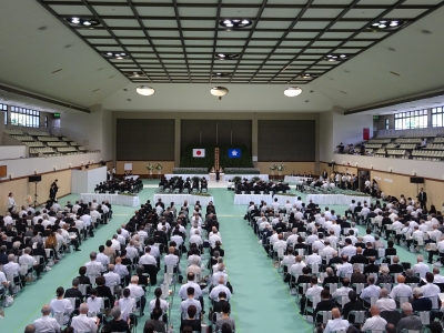 式典会場の様子の写真