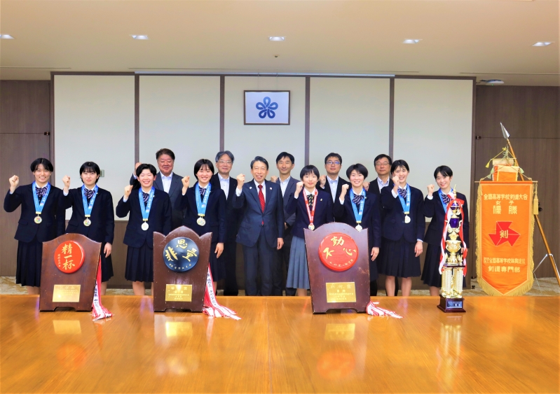 中村学園女子中学校・高等学校剣道部の皆さんと