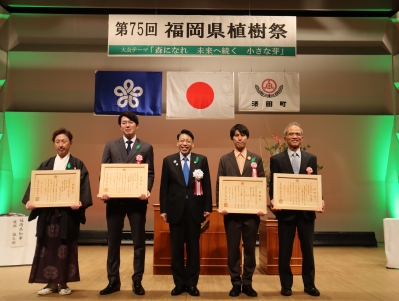 第１０回福岡県木造・木質化建築賞表彰（大賞・優秀賞）受賞者と