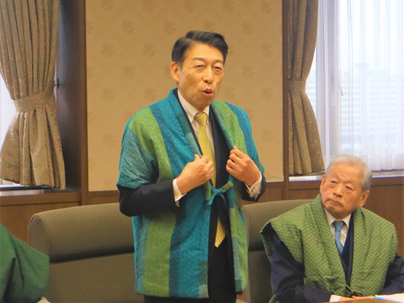 指定を発表する知事