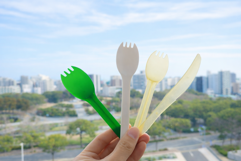 開発製品（米スプーン、米ナイフ）