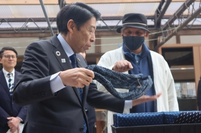 説明を受ける様子