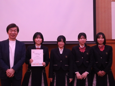 ファイナリスト証明書の授与①