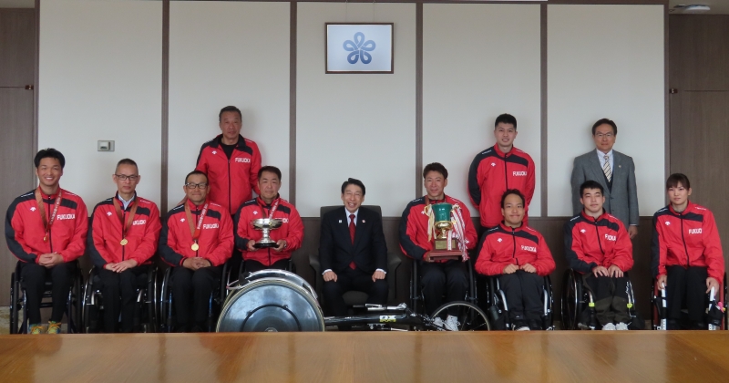 知事写真