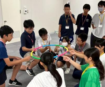 アドベンチャープログラムの様子(嘉飯桂未来塾)