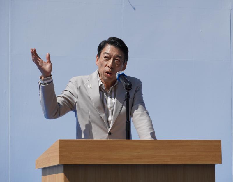 知事写真