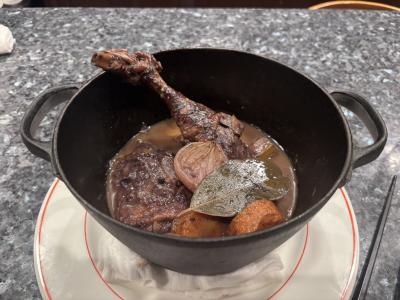 ＰＯＮＴＥ「はかた地どりの骨つきもも肉コックオーヴァン」