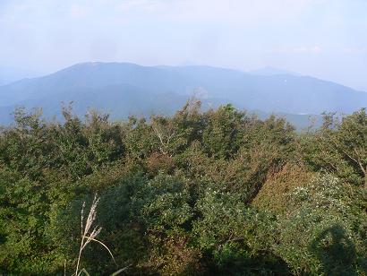 雷山山頂より羽金山・浮岳方面