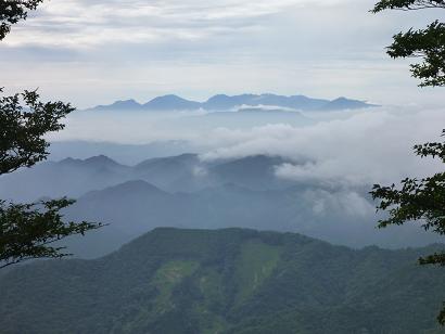 英彦山北岳付近より九重連山を望む