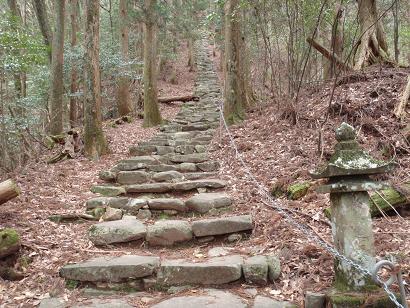 求菩提山鬼の石段（鬼の鐙）