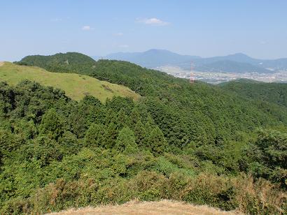 基山より眺める宝満山、大根地山