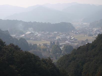 国道322号線より見下ろす秋月の街並み