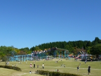 施設内にある風の広場とヤスゴン