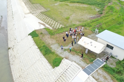 遊水地見学会全景